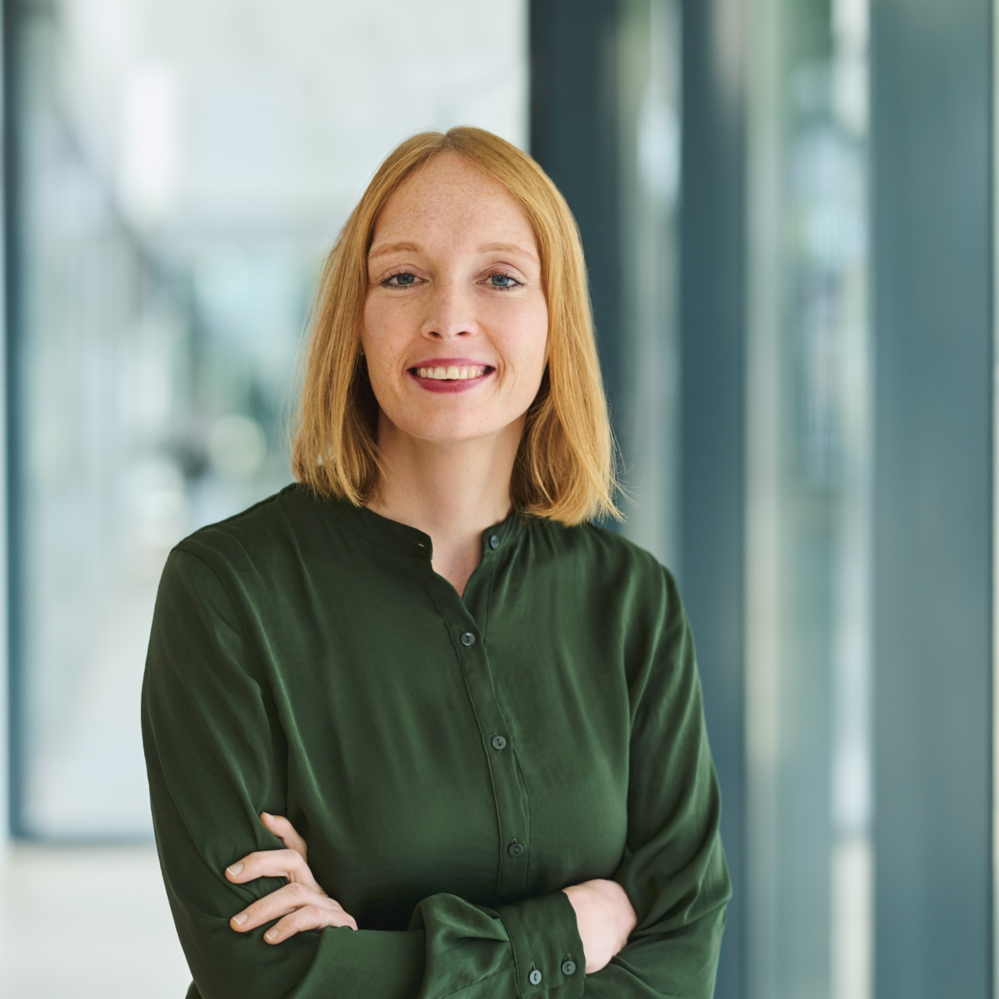 Um retrato mostra Michaela Homann, Chefe de Comunicações com o Cliente na EOS Technology Solutions