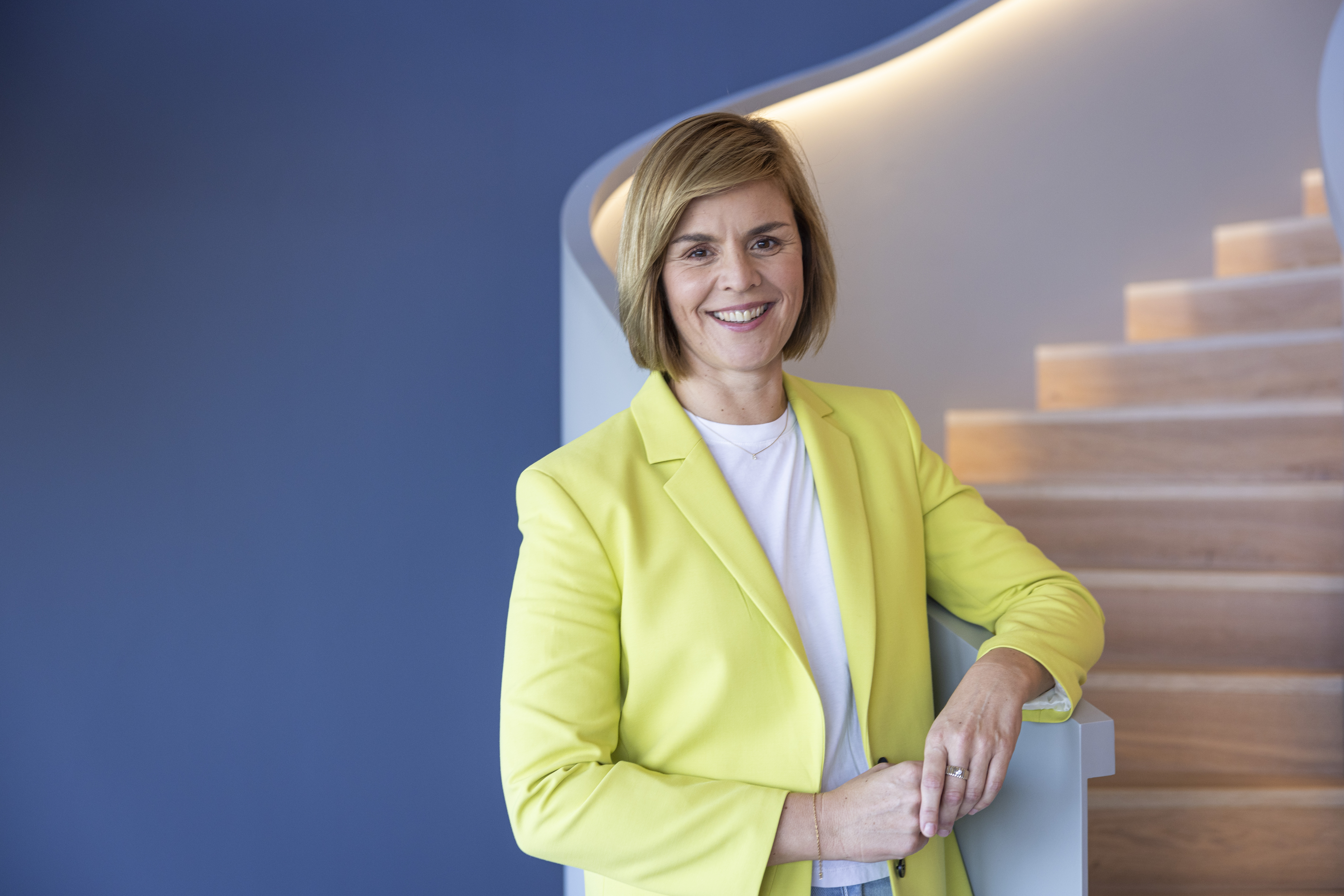 Retrato da Dr. Eva Griewel, CFO do Grupo EOS