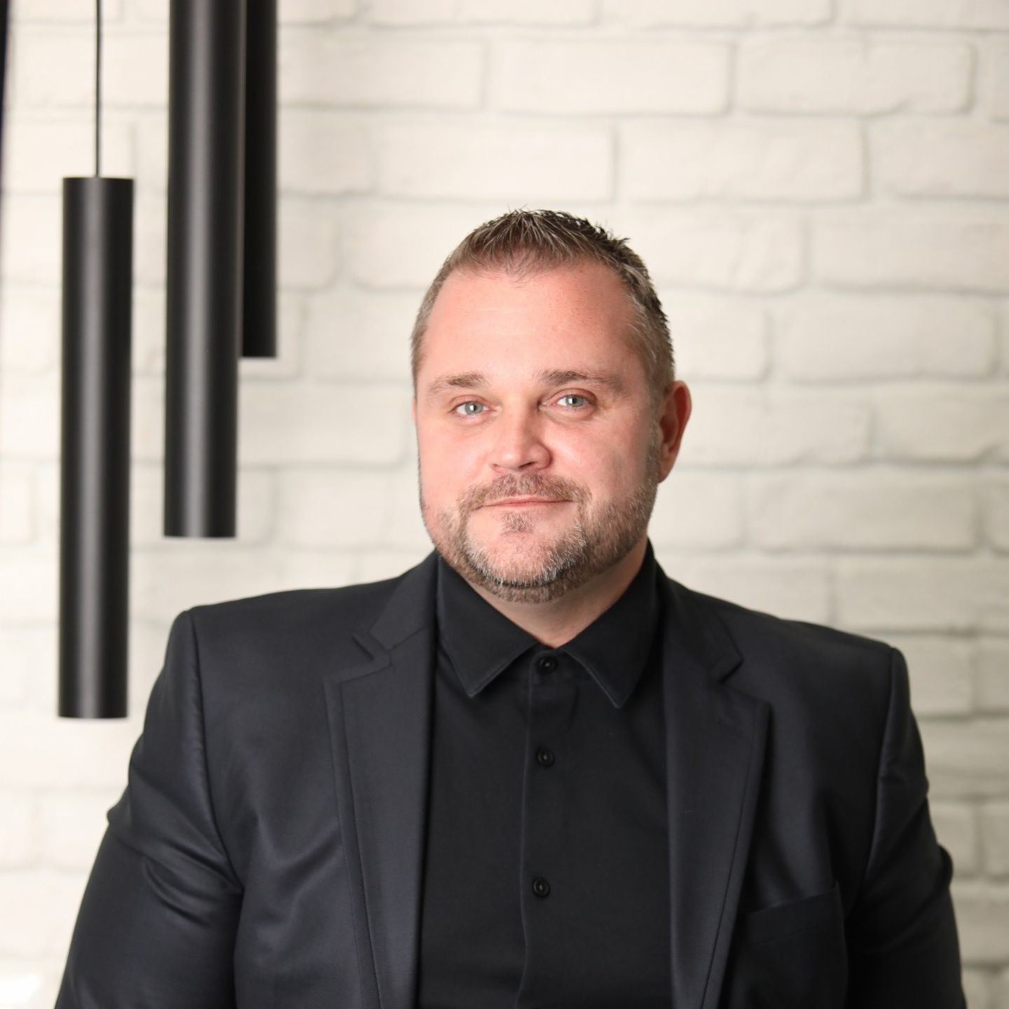 A imagem mostra Emil Krastev, Deputy Managing Director na EOS na Bulgária